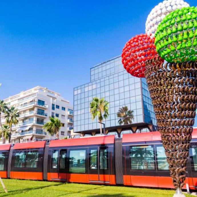 Nouveau : le tramway en bas de l’hôtel facilite vos déplacements dans Nice !